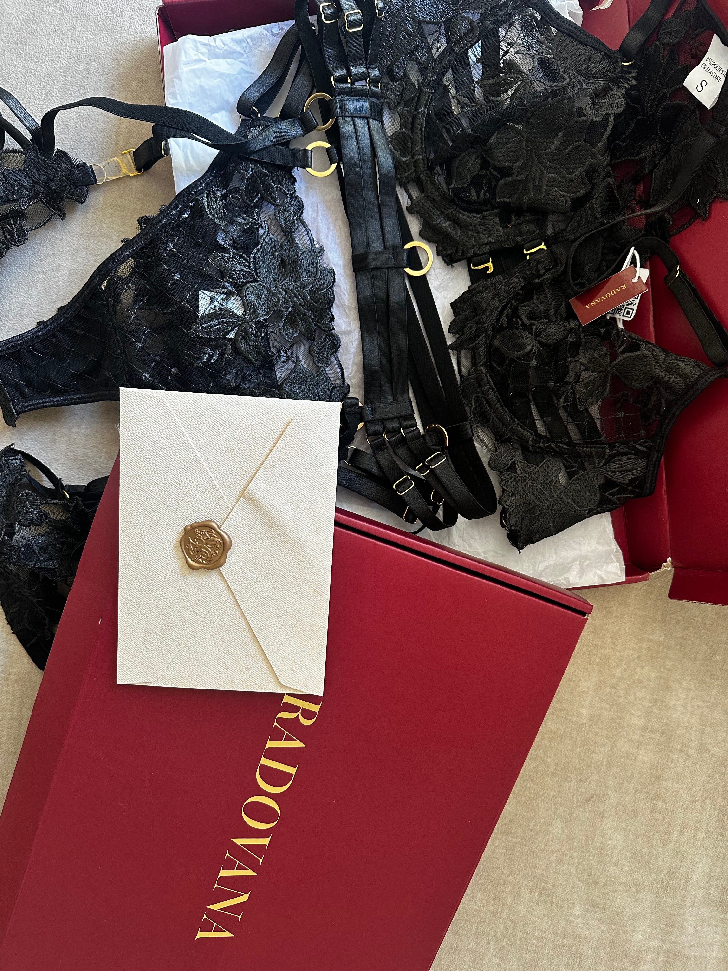 Amira EXCLUSIVE Dessous 