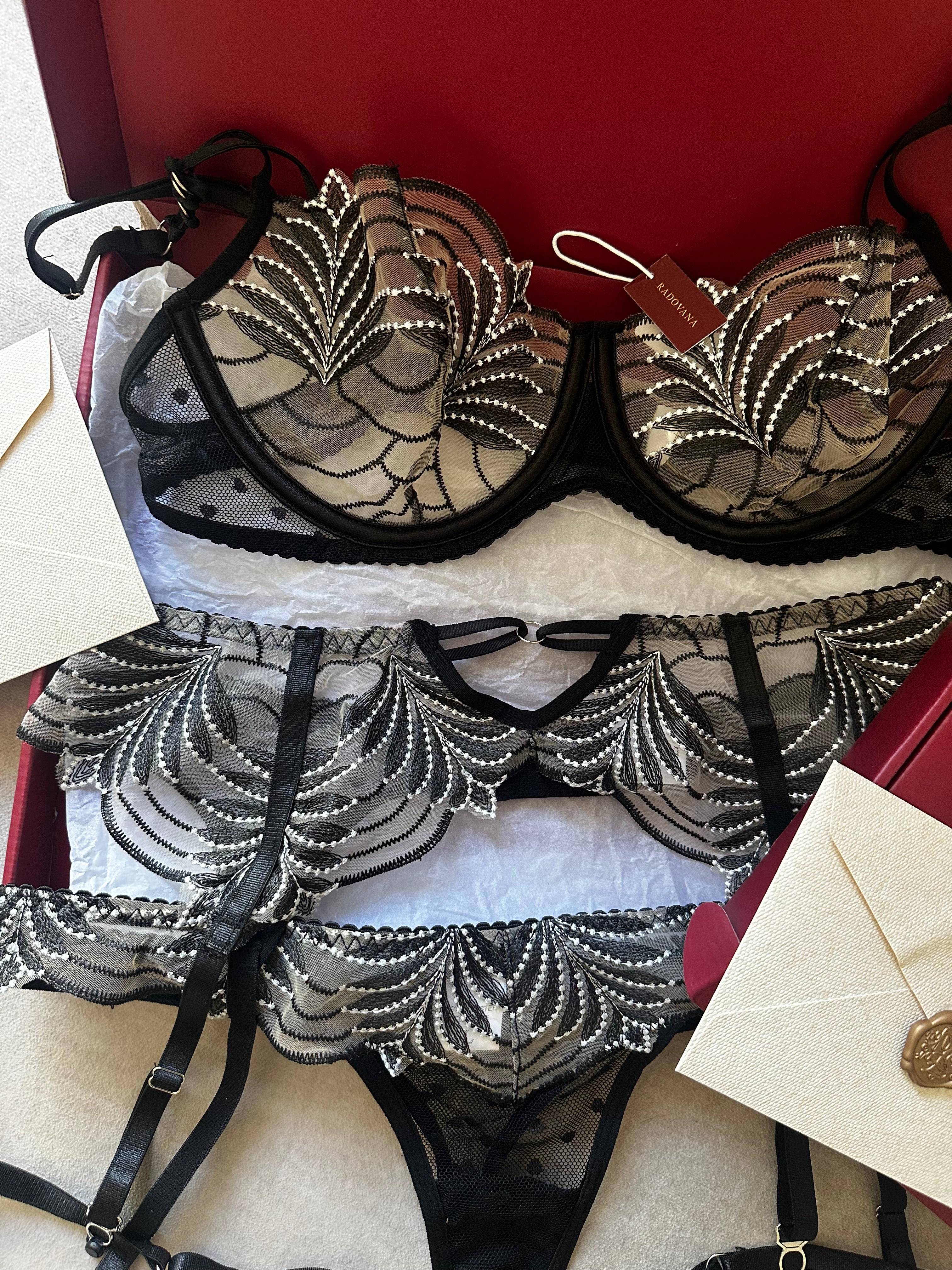 Loua EXCLUSIVE Dessous 