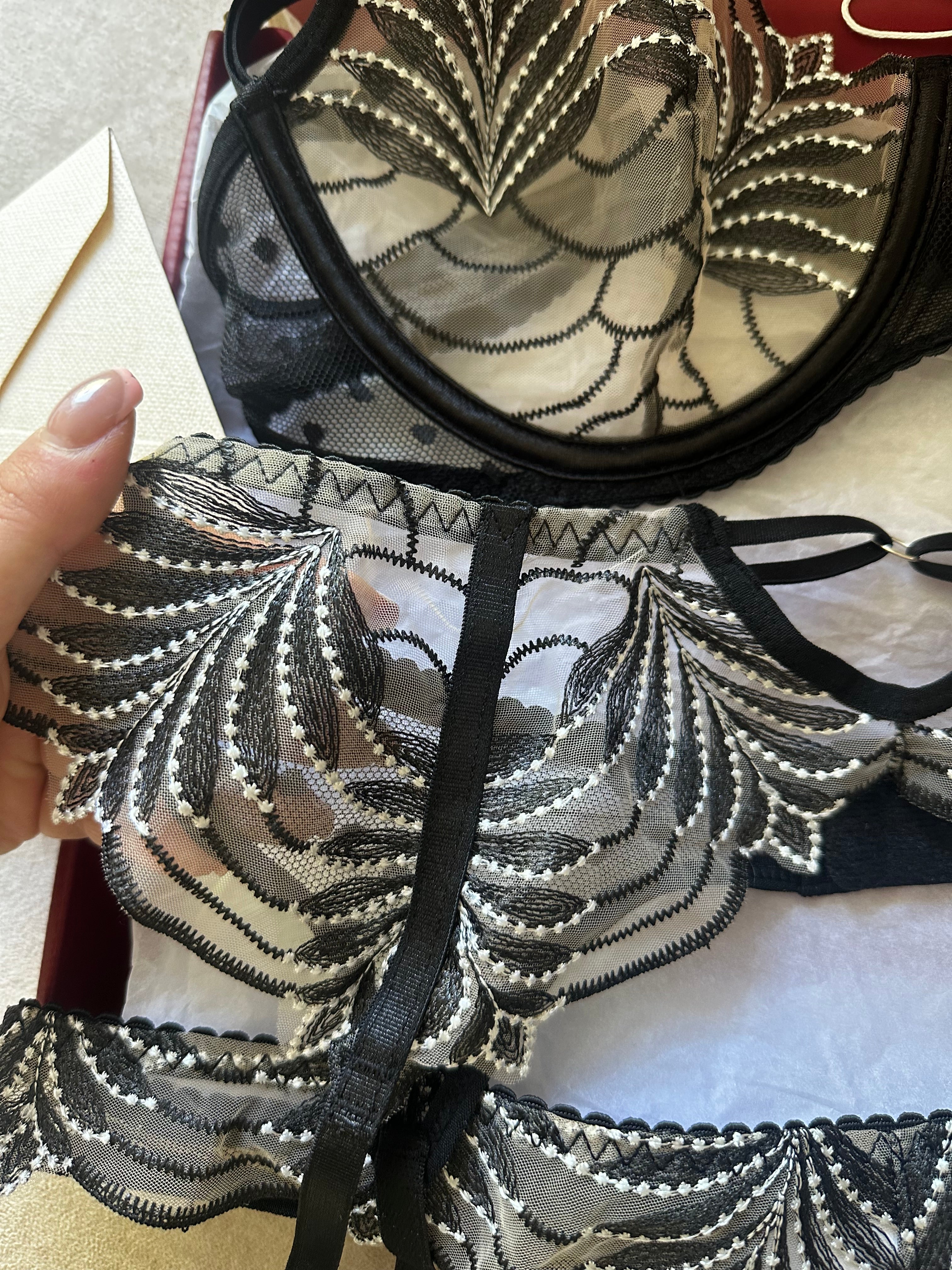 Loua EXCLUSIVE Dessous 